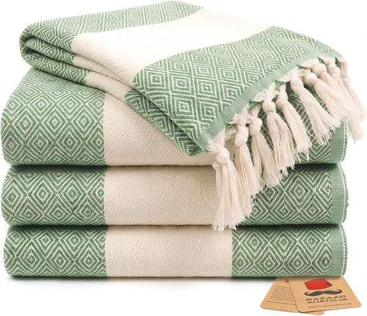 Set of four green diamond Turkish cotton hand towels