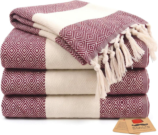 Set of four maroon diamond Turkish cotton hand towels